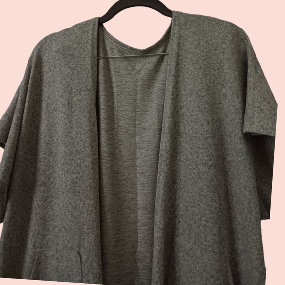 L.I.B Biege Kimono - Picture 4 of 5